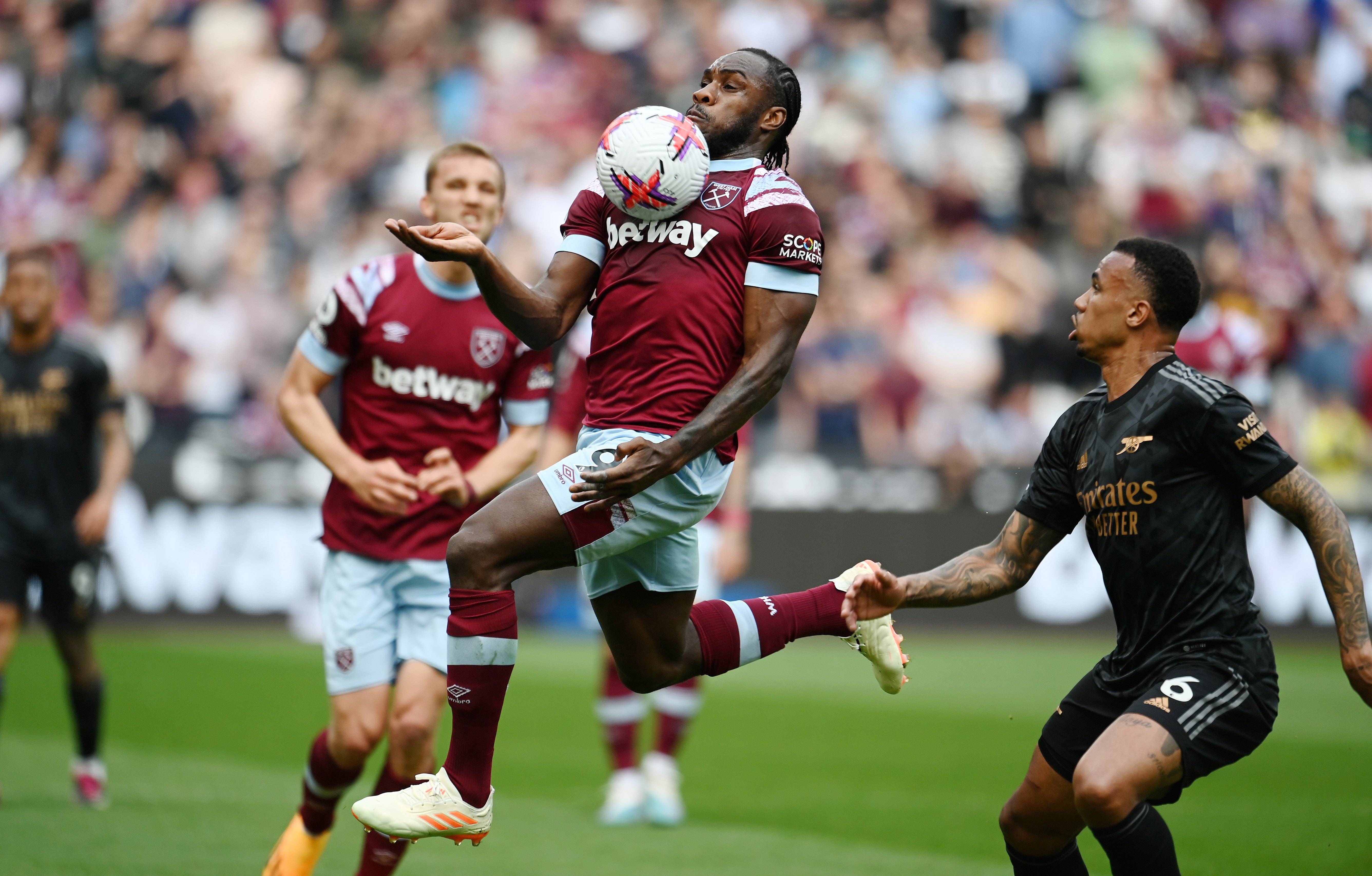 曼联主场惨负西汉姆联,遭遇双杀(曼联主场惨负西汉姆联,遭遇双杀是真的吗) 曼联主场惨负西汉姆联,遭遇双杀(曼联主场惨负西汉姆联,遭遇双杀是真的吗)