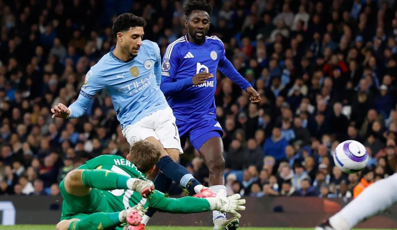 曼城不松懈摘下英国冠军，下一轮对手是莱斯特城