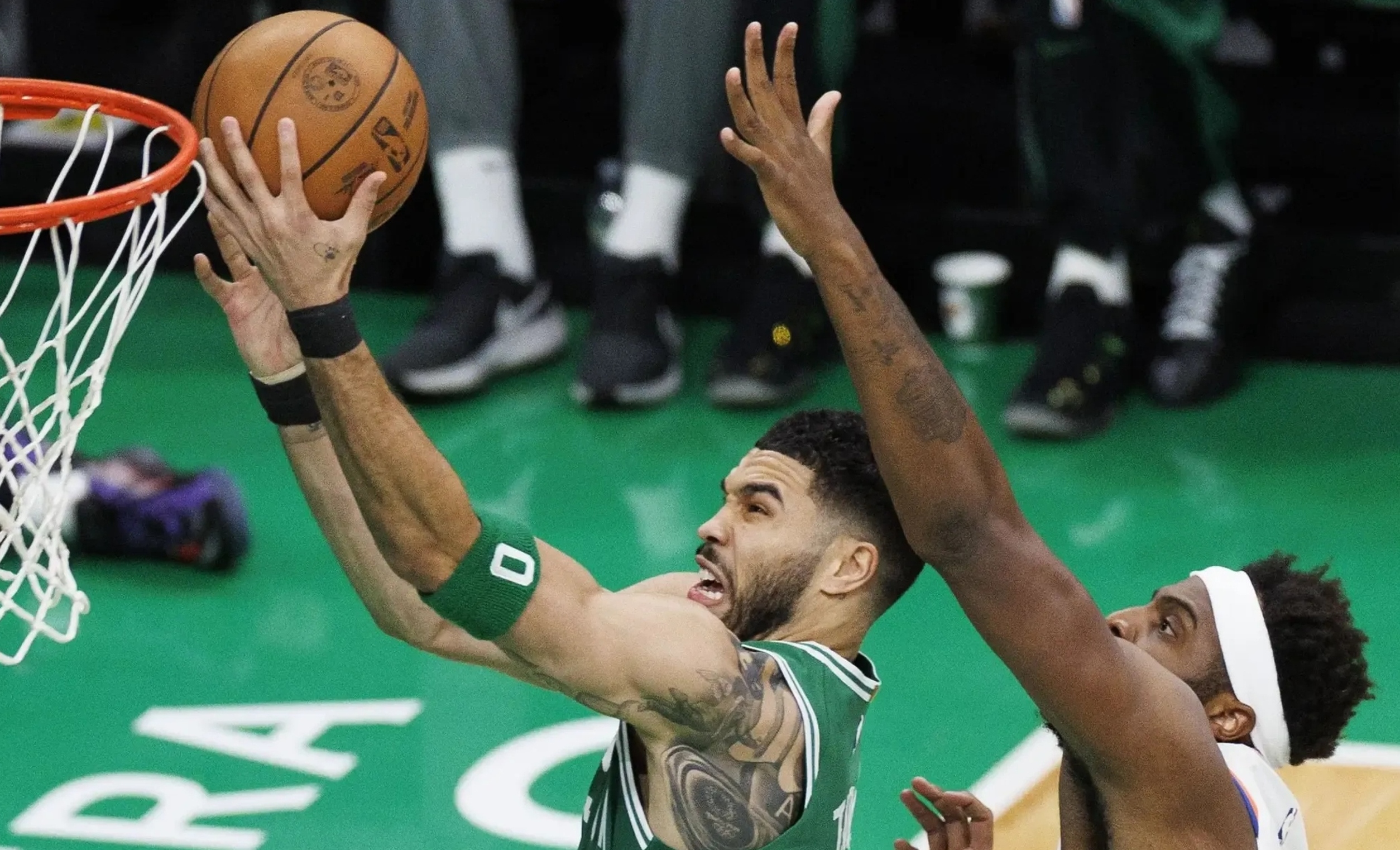 澳客网页版-凯尔特人逆转黄蜂，Tatum绝杀时刻成为球队英雄的简单介绍