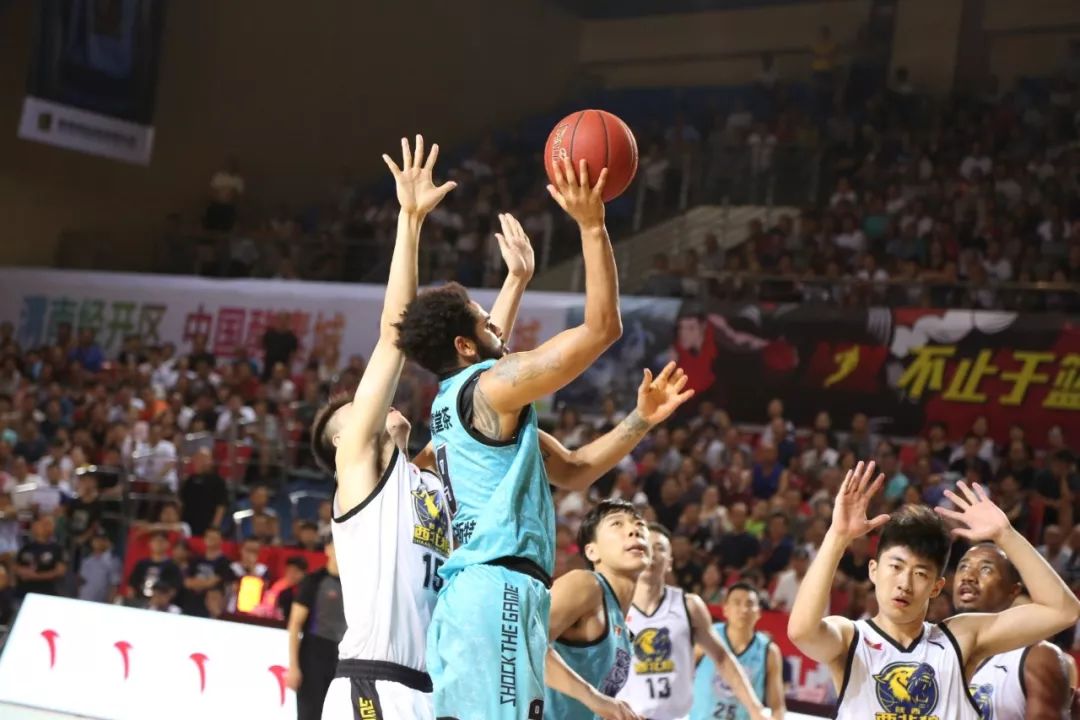 贵州男篮不敌云南,无缘争夺冠军! 贵州男篮不敌云南,无缘争夺冠军!