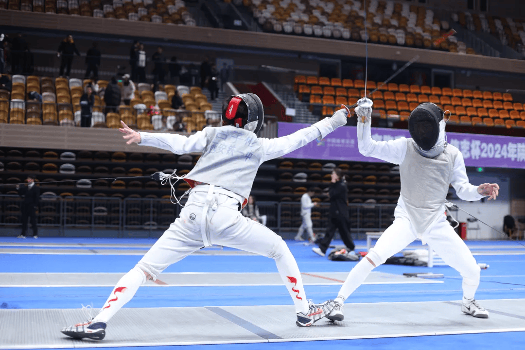 重庆击剑选手精准攻击,实现晋级 重庆击剑选手精准攻击,实现晋级