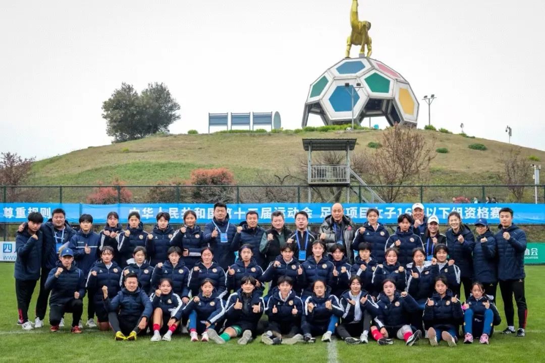 劲敌对碰：女足冠军杯赛季后赛火爆展开的简单介绍