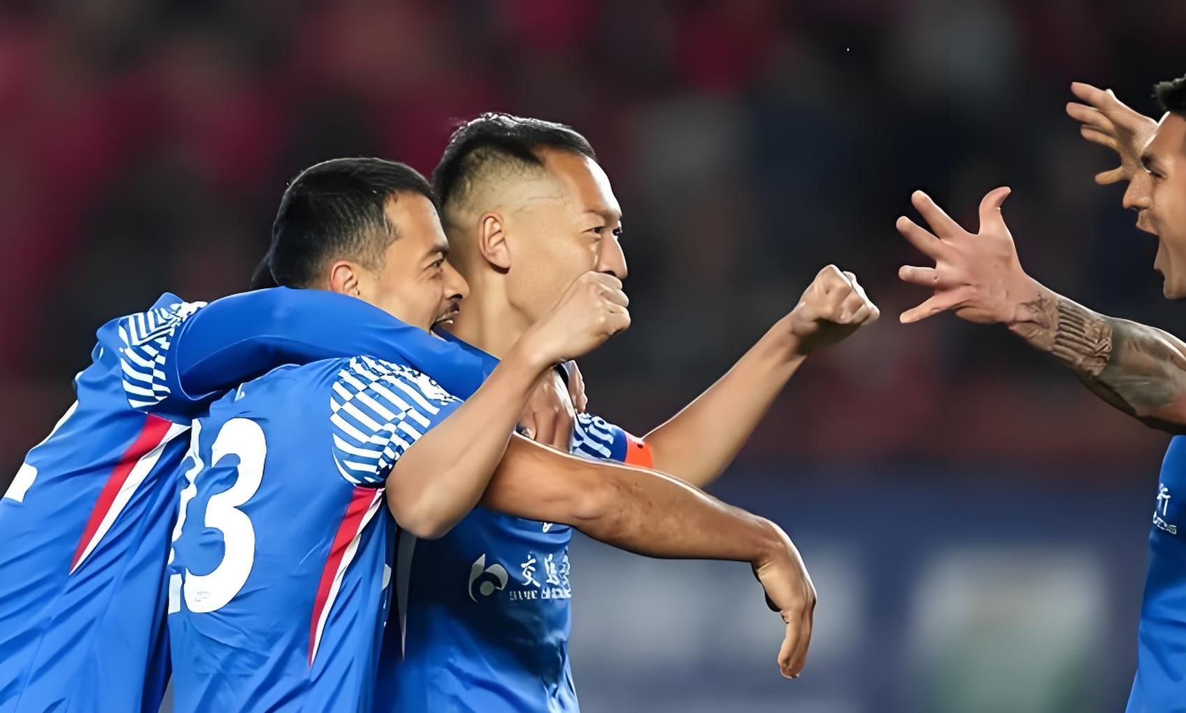 澳客竞技-包含中超盛况再现，球迷热情高涨观赛狂欢的词条