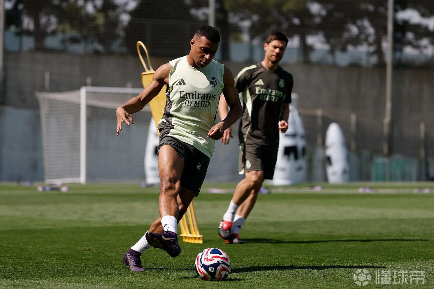 皇家马德里备战积极:球队士气高昂 皇家马德里备战积极:球队士气高昂