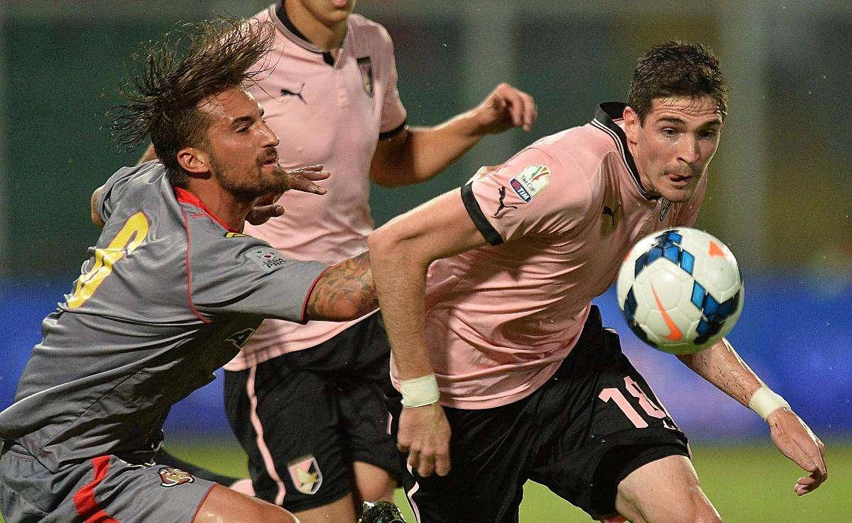 澳客官网登录网址-包含汉堡球队客场虽负，仍然确保德甲保级的词条