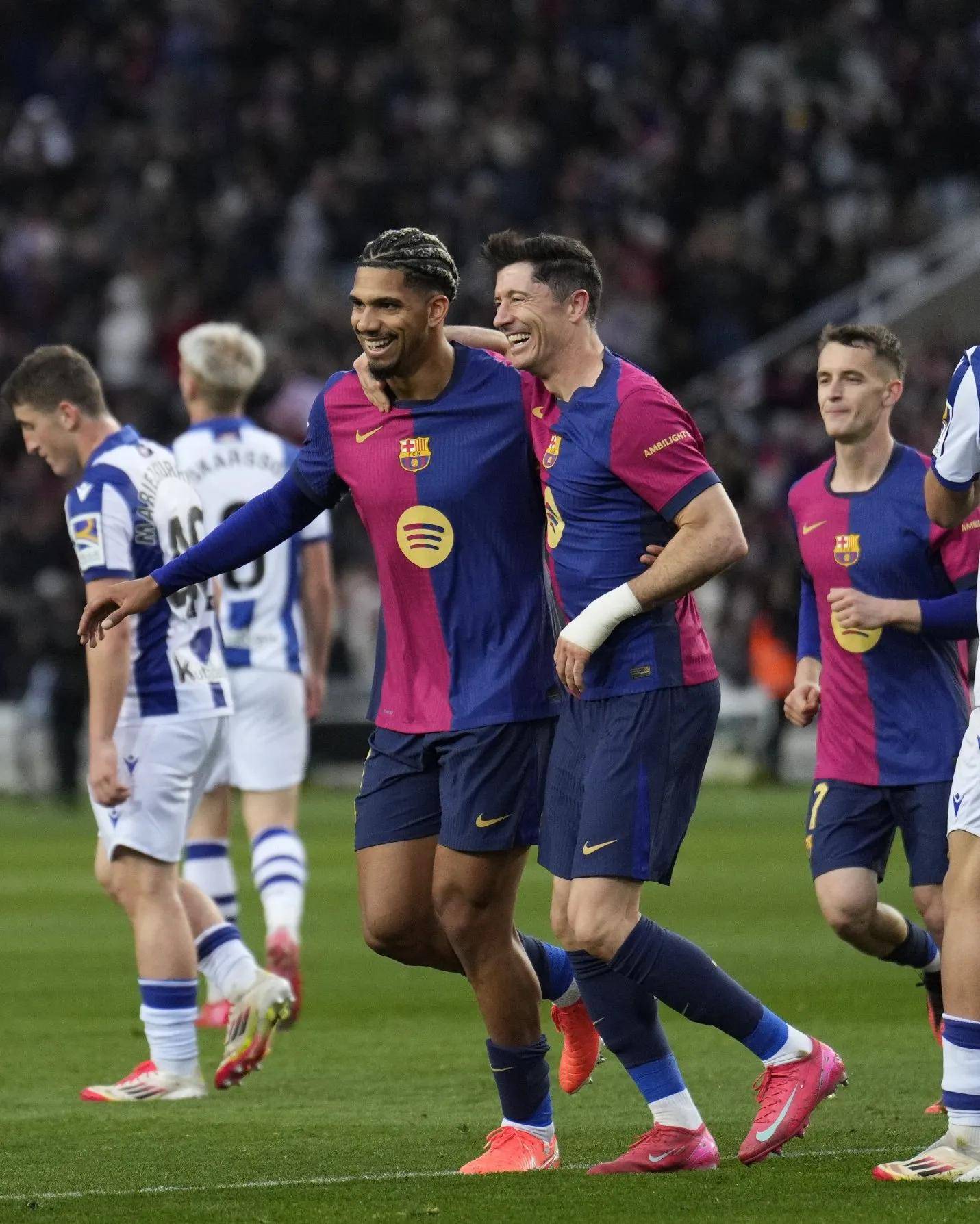 关于曼联惜败利物浦,错失跻身欧洲足球大赛前八的机会的信息 关于曼联惜败利物浦,错失跻身欧洲足球大赛前八的机会的信息