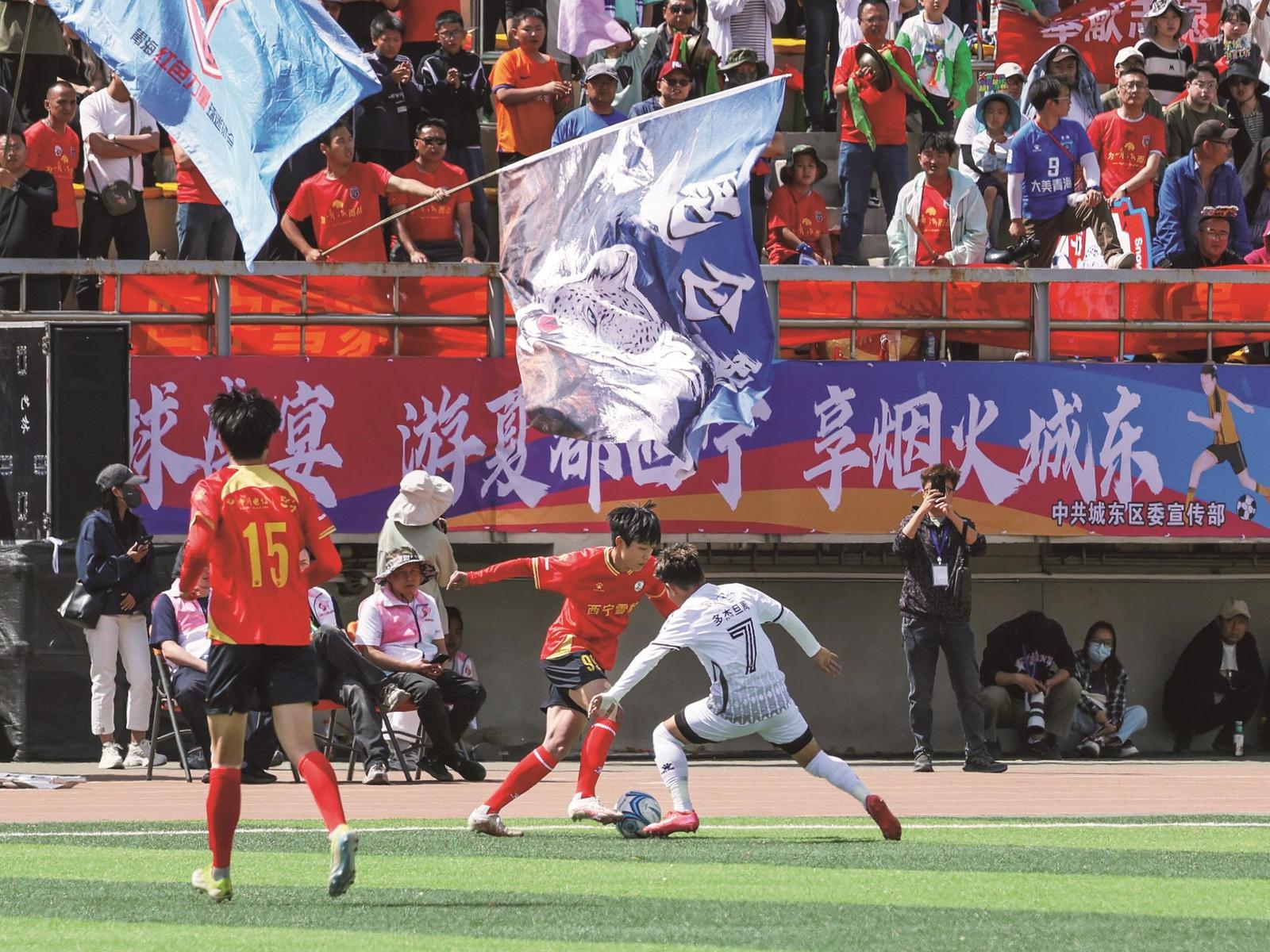 西藏队在激烈的比拼中夺魁! 西藏队在激烈的比拼中夺魁!