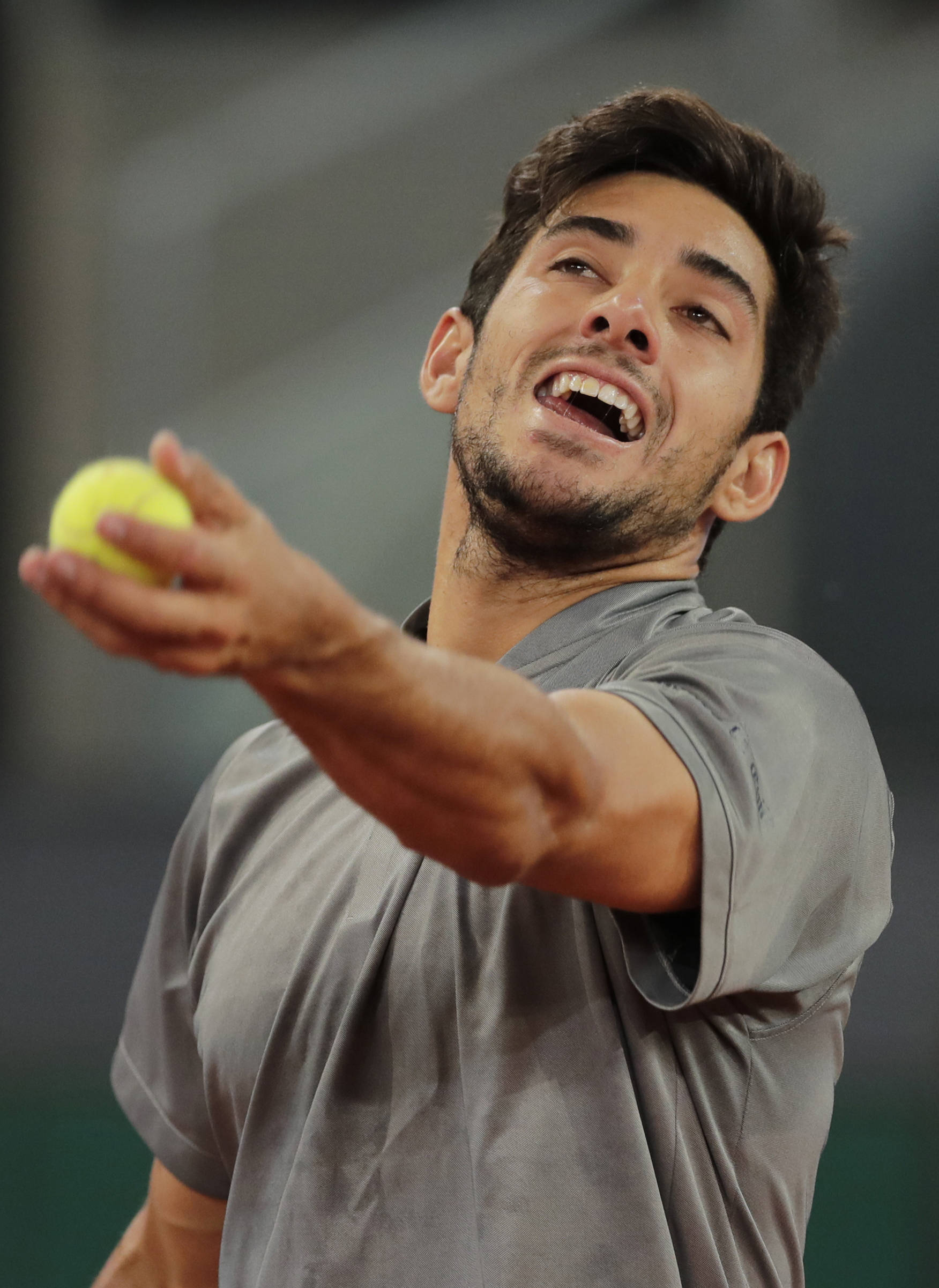 意大利后卫在马德里慈善赛上秀绝技的简单介绍 意大利后卫在马德里慈善赛上秀绝技的简单介绍