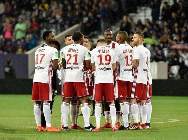 甘冈客场遭遇逆转,球员愤怒的简单介绍 甘冈客场遭遇逆转,球员愤怒的简单介绍