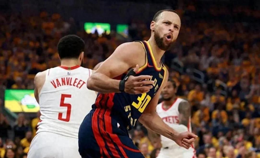 勇士遭遇连败,库里状态再次低迷 勇士遭遇连败,库里状态再次低迷