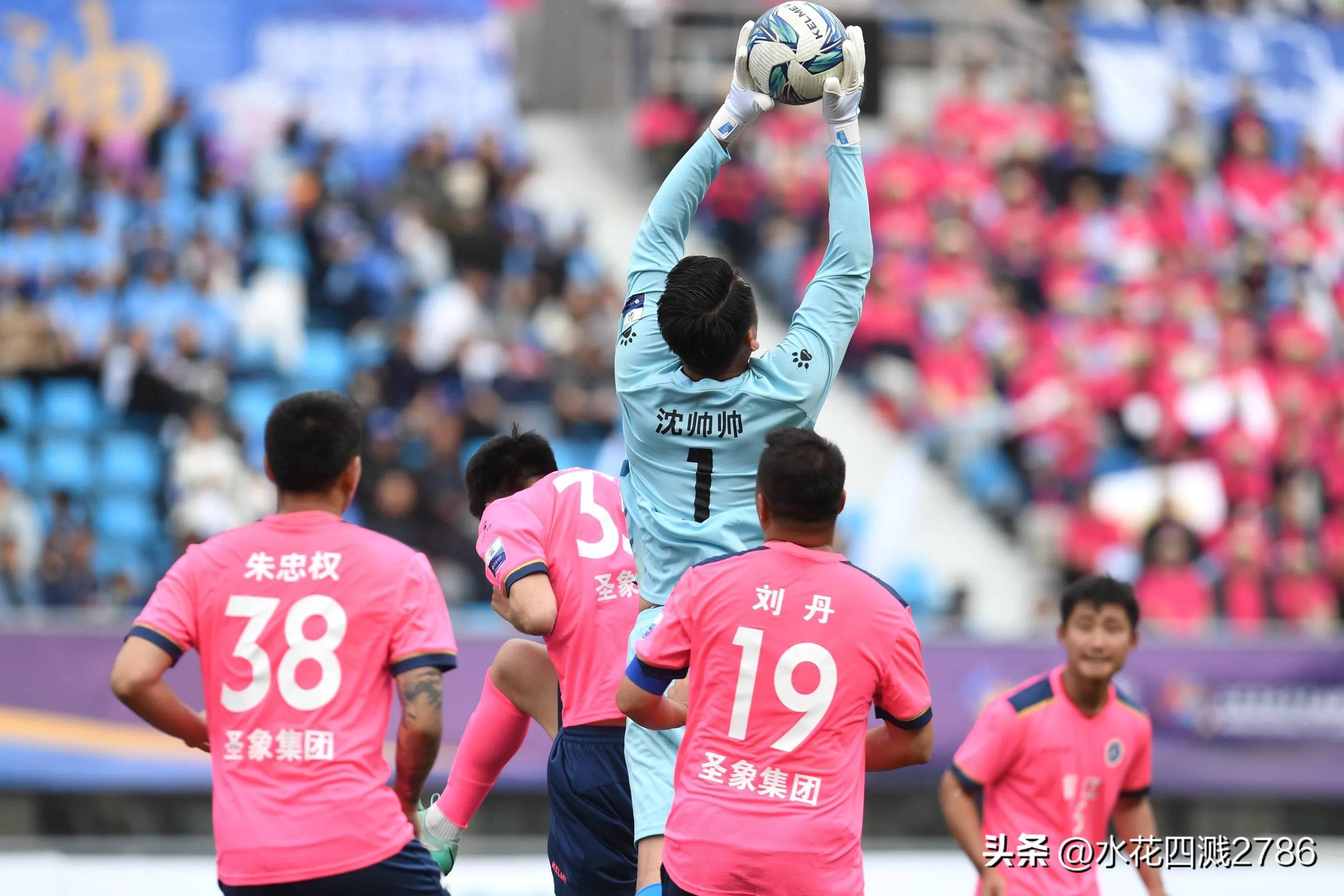 神奇一幕:国际足坛再掀热潮的简单介绍 神奇一幕:国际足坛再掀热潮的简单介绍