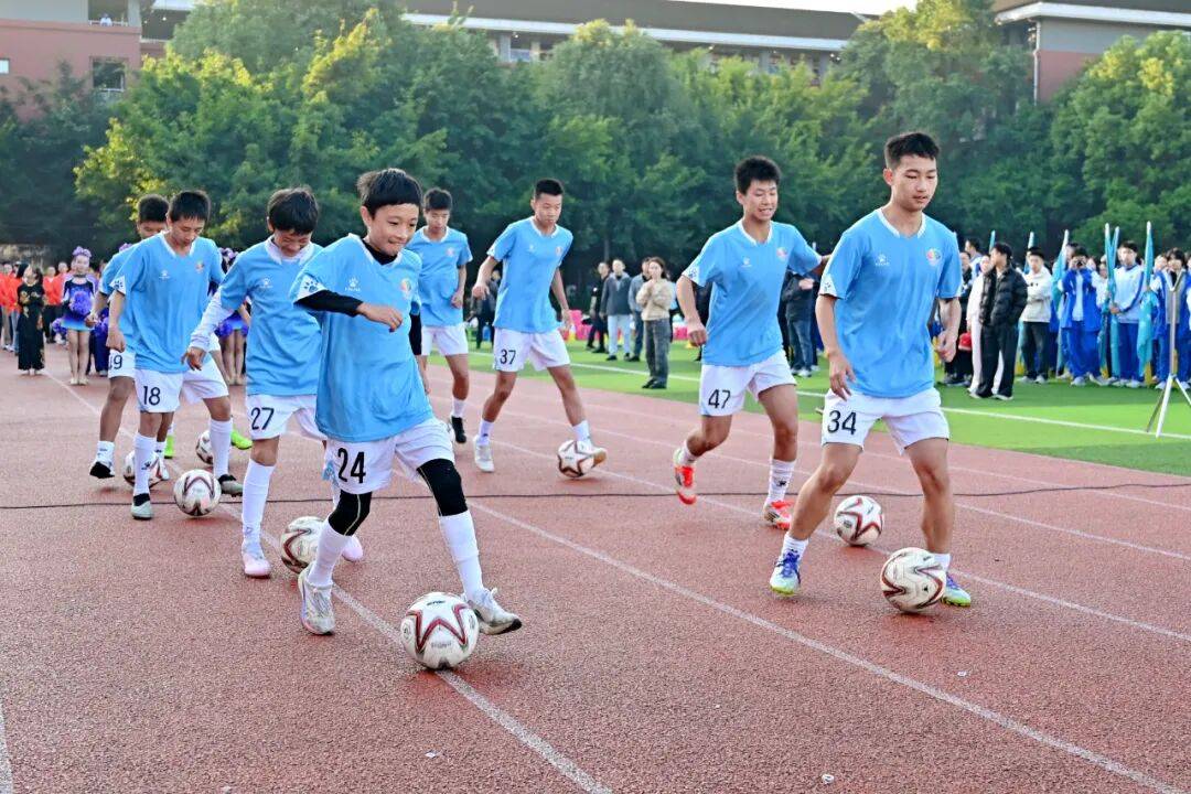 澳客app下载地址-波兰选手壮志凌云，意气风发夺得佳绩称王若的简单介绍