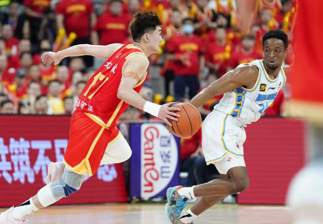 澳客官网登录网址-球员们凭借拼搏精神，夺取胜利成为现实